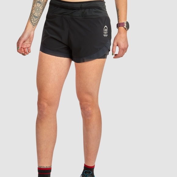 Ultimate Direction S Hydrolight series black athletic running short - Picture 2 of 13